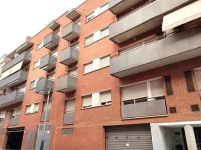 Venta Piso Sant Sadurní d'Anoia. Piso de tres habitaciones en Calle VILARNAU. Buen estado primera planta con balcón