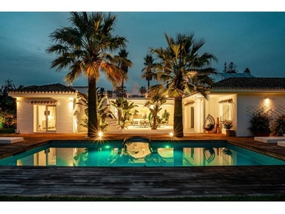 Villa de lujo de 5 dormitorios y 5 baños en Marbesa, Marbella Este