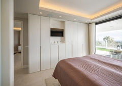Apartamento con 3 habitaciones amueblado con ascensor, parking, calefacción y aire acondicionado en Marbella