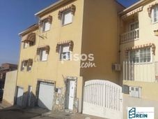 Casa adosada en venta en Calle Yeso