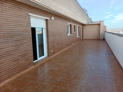 Alquiler de ático con terraza en Andújar