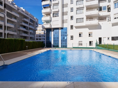 Apartamento en venta en Las Brisas, Marbella, Málaga