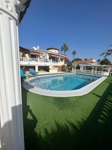 Casa con terreno en Rojales