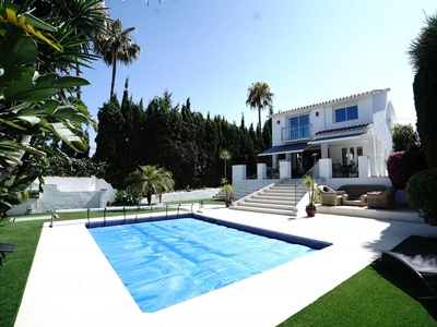 Chalet en venta en Nueva Andalucia, Marbella, Málaga