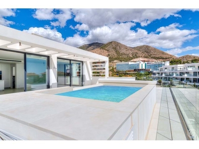 Exclusiva Sky Villa Penthouse con Vistas al Mar y Montañas en Reserva de Higuerón Resort