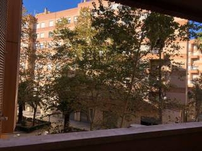 Piso de cuatro habitaciones Calle DEL FOC, Ciutat Fallera, València