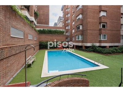 Piso en venta en Via Augusta, cerca de Carrer de Ganduxer