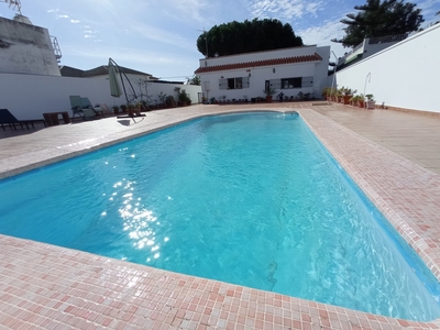 Venta de casa con piscina y terraza en Chipiona, Pinar de la Villa