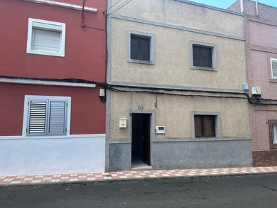 Venta de casa en Tamaraceite-San Lorenzo-Casa Ayala (Las Palmas G. Canaria)