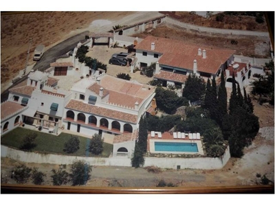 Villa en Venta en Alcaucín, Málaga