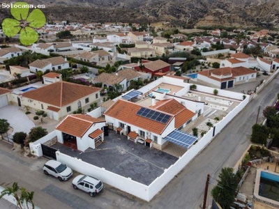 Villa en Venta en Arboleas, Almería