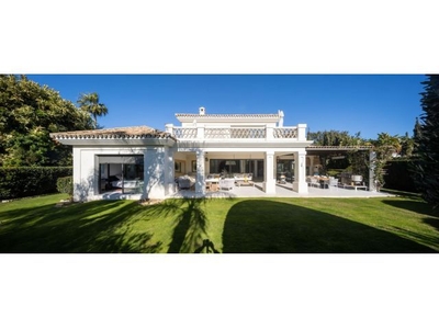 Villa en Venta en Estepona, Málaga