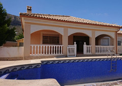 Chalet en Hondon de las Nieves