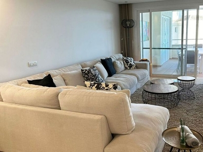 Alquiler de piso en calle Playa de Guadalmansa de 2 habitaciones con terraza y piscina