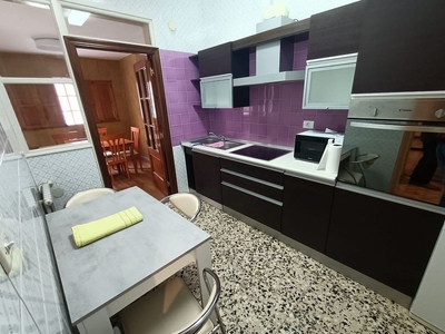 Alquiler de piso en calle Rio Sil de 2 habitaciones con muebles y calefacción