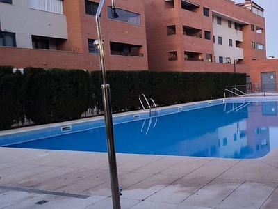 Ático en venta en Nuevo Bulevar de 2 habitaciones con terraza y piscina