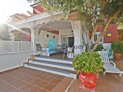 Dúplex en venta en Puerto de Mazarrón de 3 habitaciones con terraza y piscina