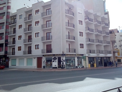 Piso en alquiler en calle Calzada de Castro de 2 habitaciones con terraza y muebles