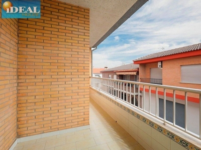 Piso en venta en Maracena de 4 habitaciones con terraza y garaje