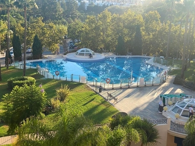 Piso en venta en Parque de la Paloma de 2 habitaciones con terraza y piscina
