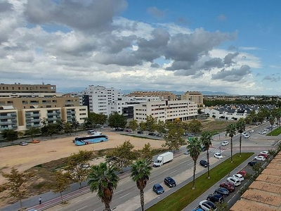 Venta de ático en Benicalap de 3 habitaciones con terraza y garaje