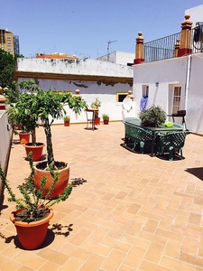 Venta de casa con terraza en Sanlúcar de Barrameda
