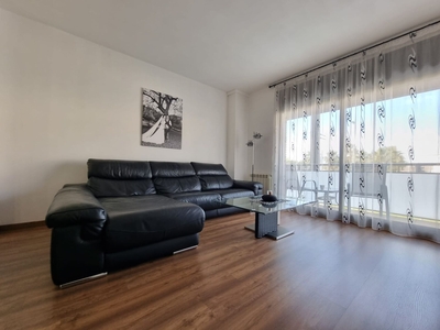 Venta de piso con terraza en Cornellà de Llobregat, Centre