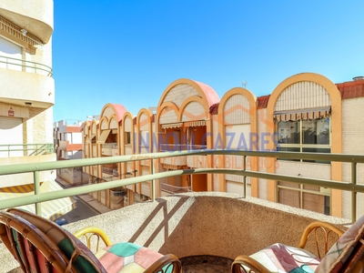 Venta de piso con terraza en Los Alcázares Población, Centro