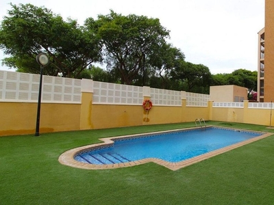Venta de piso en Aguadulce Sur de 2 habitaciones con terraza y piscina