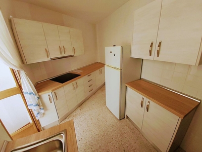Venta de piso en Belén - San Roque de 2 habitaciones con garaje y muebles