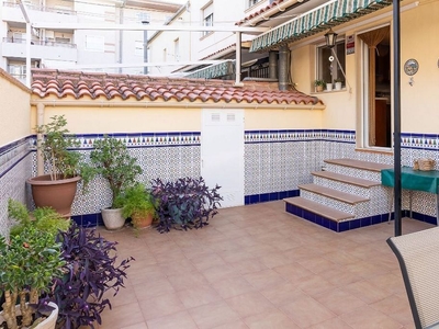 Venta de piso en calle Alfonso Sabio de 5 habitaciones con terraza y garaje