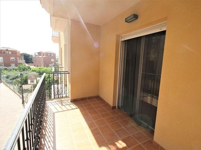 Venta de piso en calle Mayor de 3 habitaciones con terraza y garaje