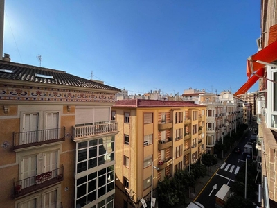 Venta de piso en Centro - Murcia de 4 habitaciones con garaje y balcón