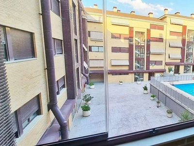 Venta de piso en Foso - Moreras de 3 habitaciones con terraza y piscina