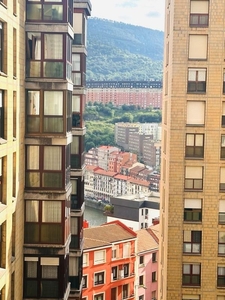 Venta de piso en Solokoetxe de 3 habitaciones con balcón y calefacción