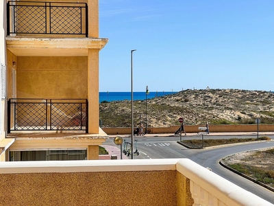 Venta de piso en Torrelamata - La Mata de 2 habitaciones con terraza y piscina