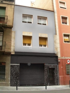 Edificio ideal para inversión en LHospitalet de Llobregat