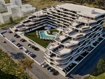 Residencial privado con piscinas y zonas verdes