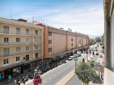 Venta de piso con terraza en Centro (Granada), Centro