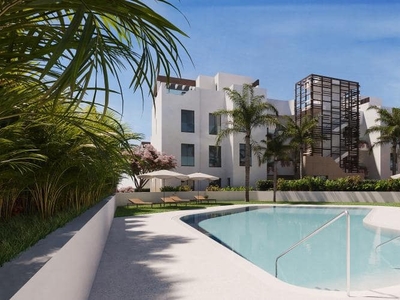 Apartamento en venta en New Golden Mile, Estepona, Málaga