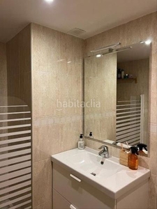 Ático con 2 habitaciones con ascensor, calefacción y aire acondicionado en Lleida