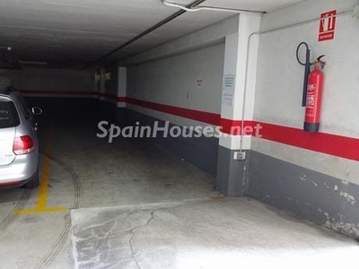 Garage to rent in Santiago de Compostela -
