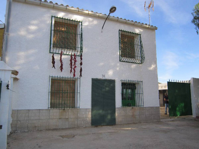 House for sale in Algueña
