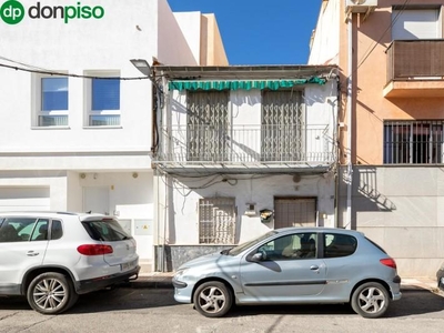 Casa adosada en venta en Avda. de los Ogijares, Armilla