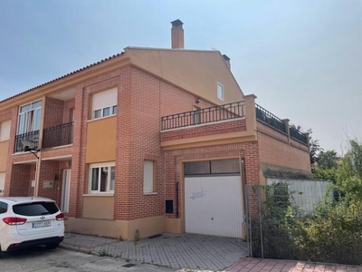 Casa adosada en venta en Cabezón de Pisuerga