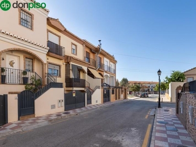 Casa adosada en venta en Cúllar Vega