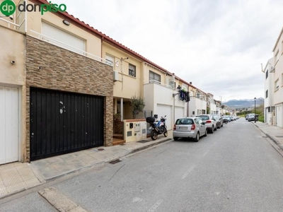 Casa adosada en venta en Ogíjares