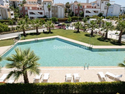 Dúplex ático en venta en Estepona