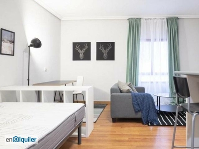 Fantástico apartamento de 1 dormitorio en alquiler cerca de la Universidad Pontificia Comillas en Malasaña