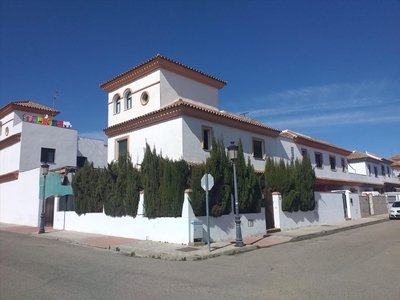 Venta de casa con terraza en Olivares
